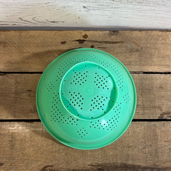 Vintage Tupperware colander green - Picture 2 of 7